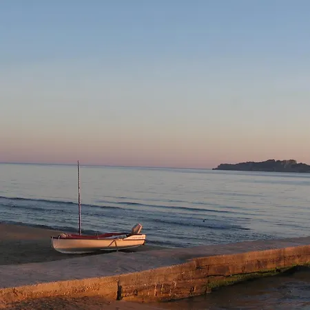 Apartman Kokkinos Arílasz