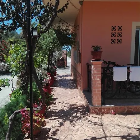 Apartment Kokkinos *