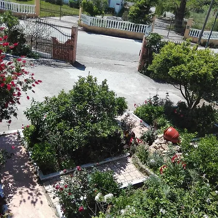 Apartment Kokkinos *
