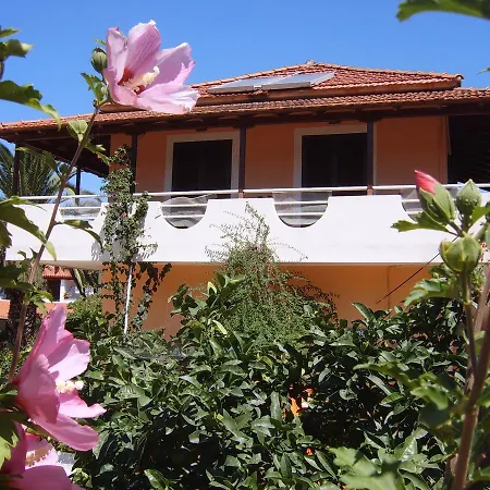 Apartment Kokkinos