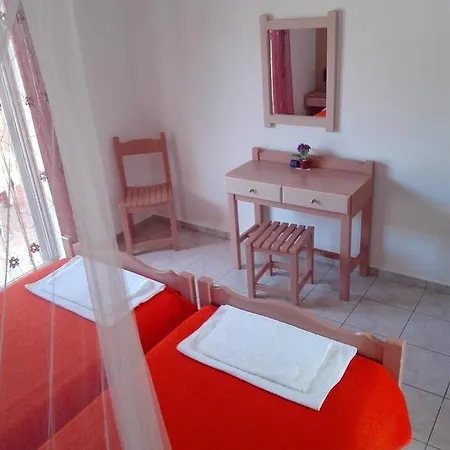 Apartament Kokkinos *