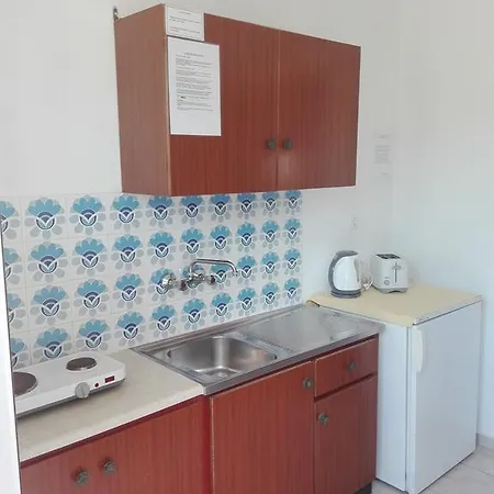 Apartament Kokkinos *