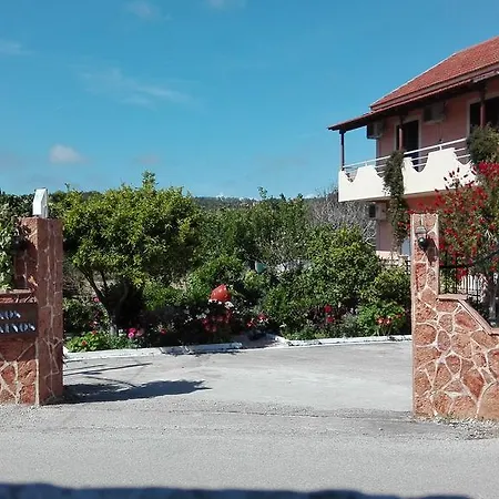 Apartament Kokkinos